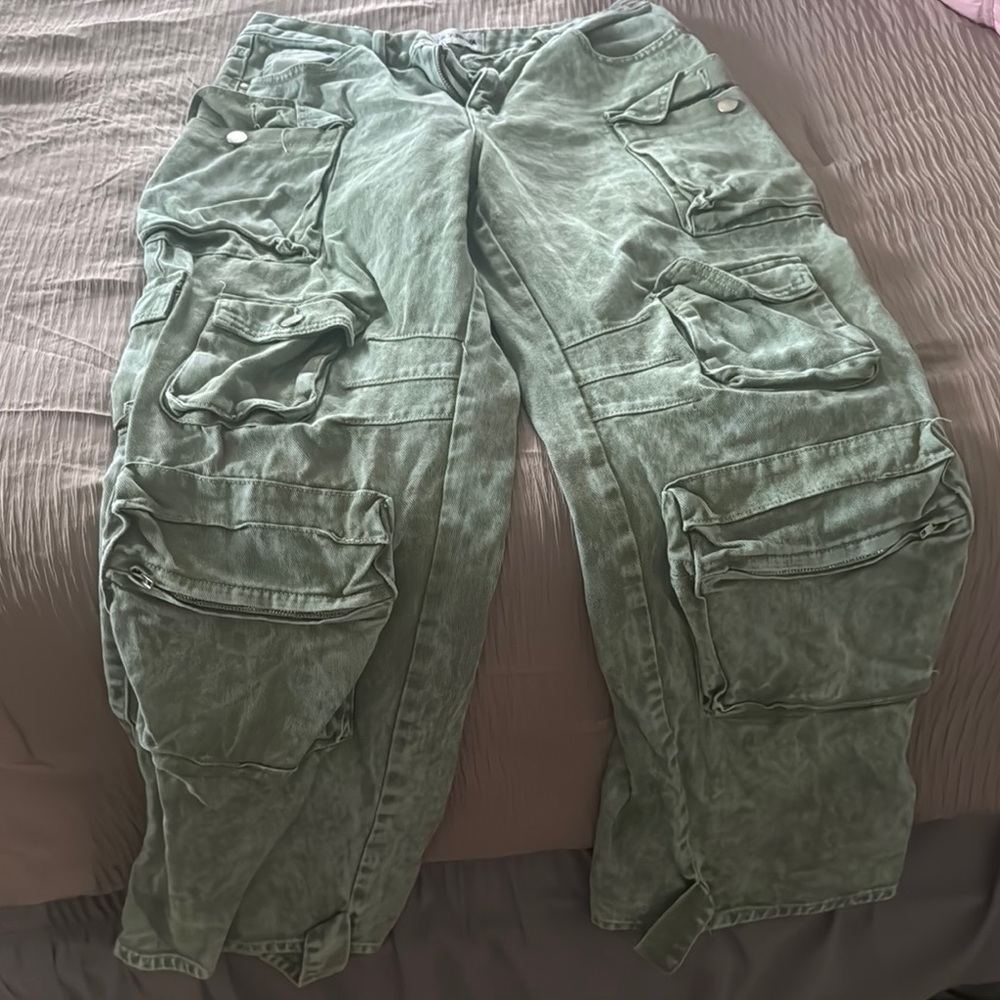 Fashion Nova Green Wide Leg Pants with Relaxed Fit